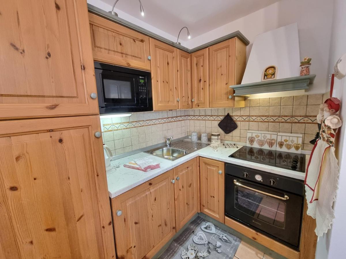 Residence Le Rose Pozza di Fassa Eksteriør bilde