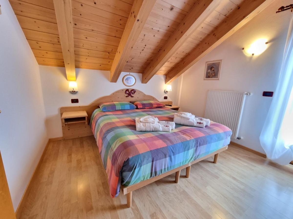 Residence Le Rose Pozza di Fassa Eksteriør bilde