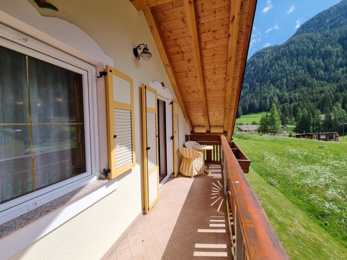 Residence Le Rose Pozza di Fassa Eksteriør bilde
