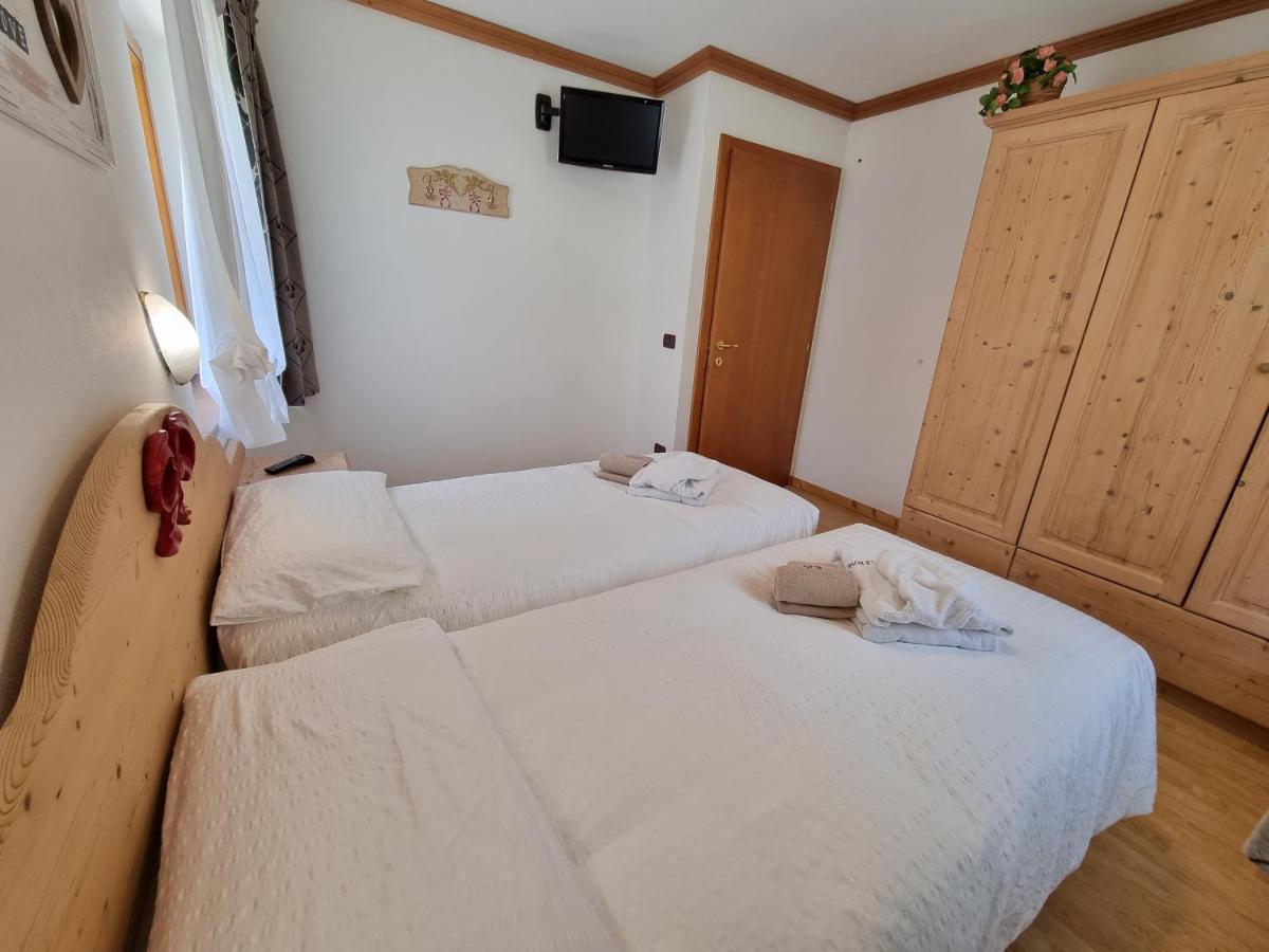 Residence Le Rose Pozza di Fassa Eksteriør bilde