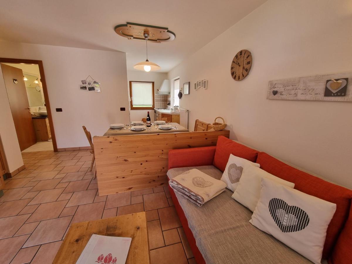 Residence Le Rose Pozza di Fassa Eksteriør bilde