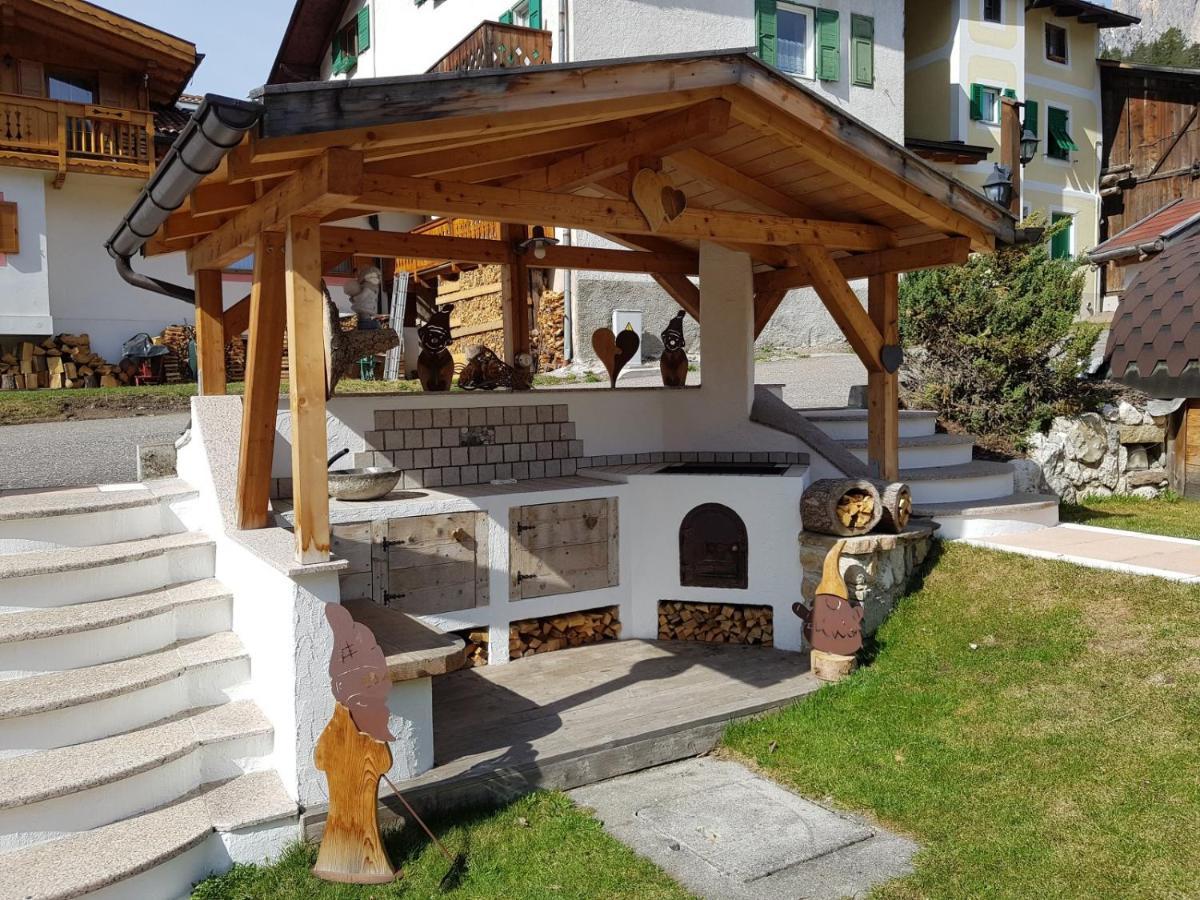 Residence Le Rose Pozza di Fassa Eksteriør bilde