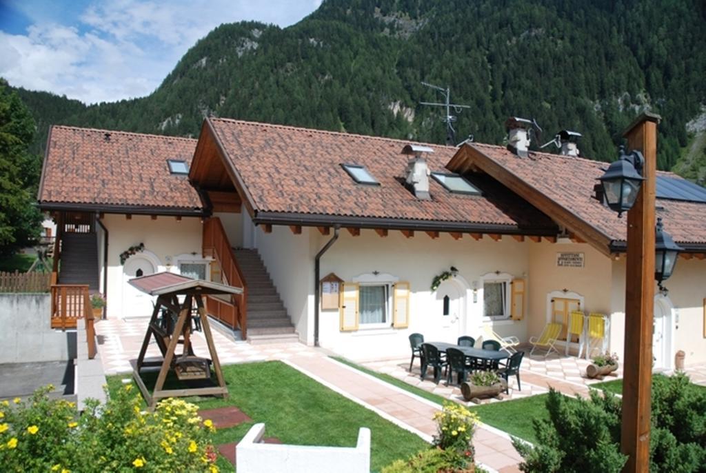 Residence Le Rose Pozza di Fassa Eksteriør bilde